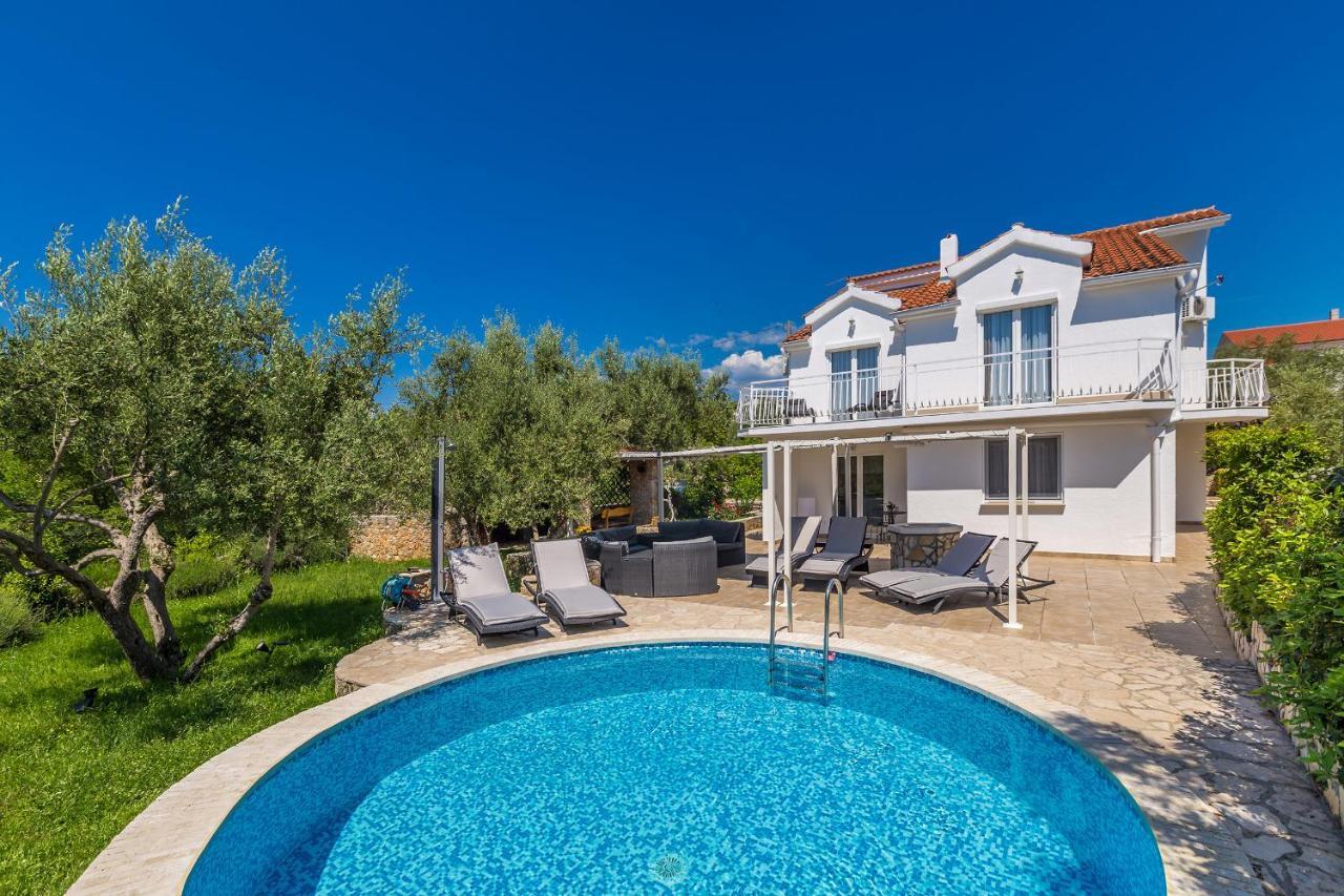 Holiday Home Olive Garden Brzac Extérieur photo