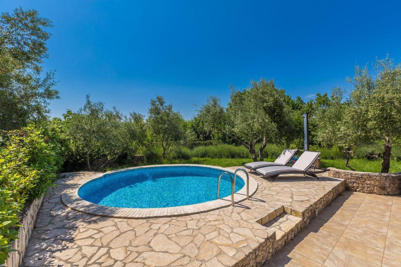 Holiday Home Olive Garden Brzac Extérieur photo
