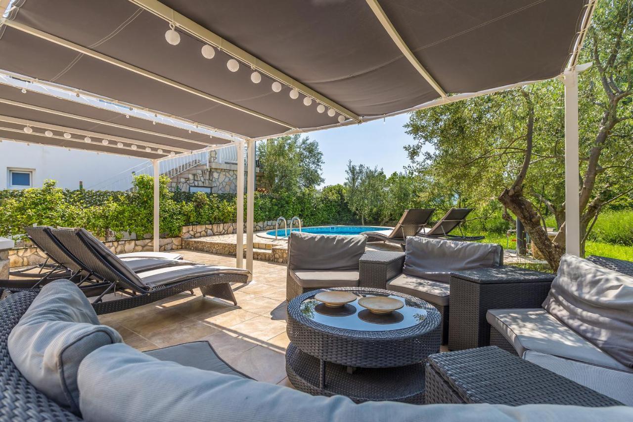 Holiday Home Olive Garden Brzac Extérieur photo