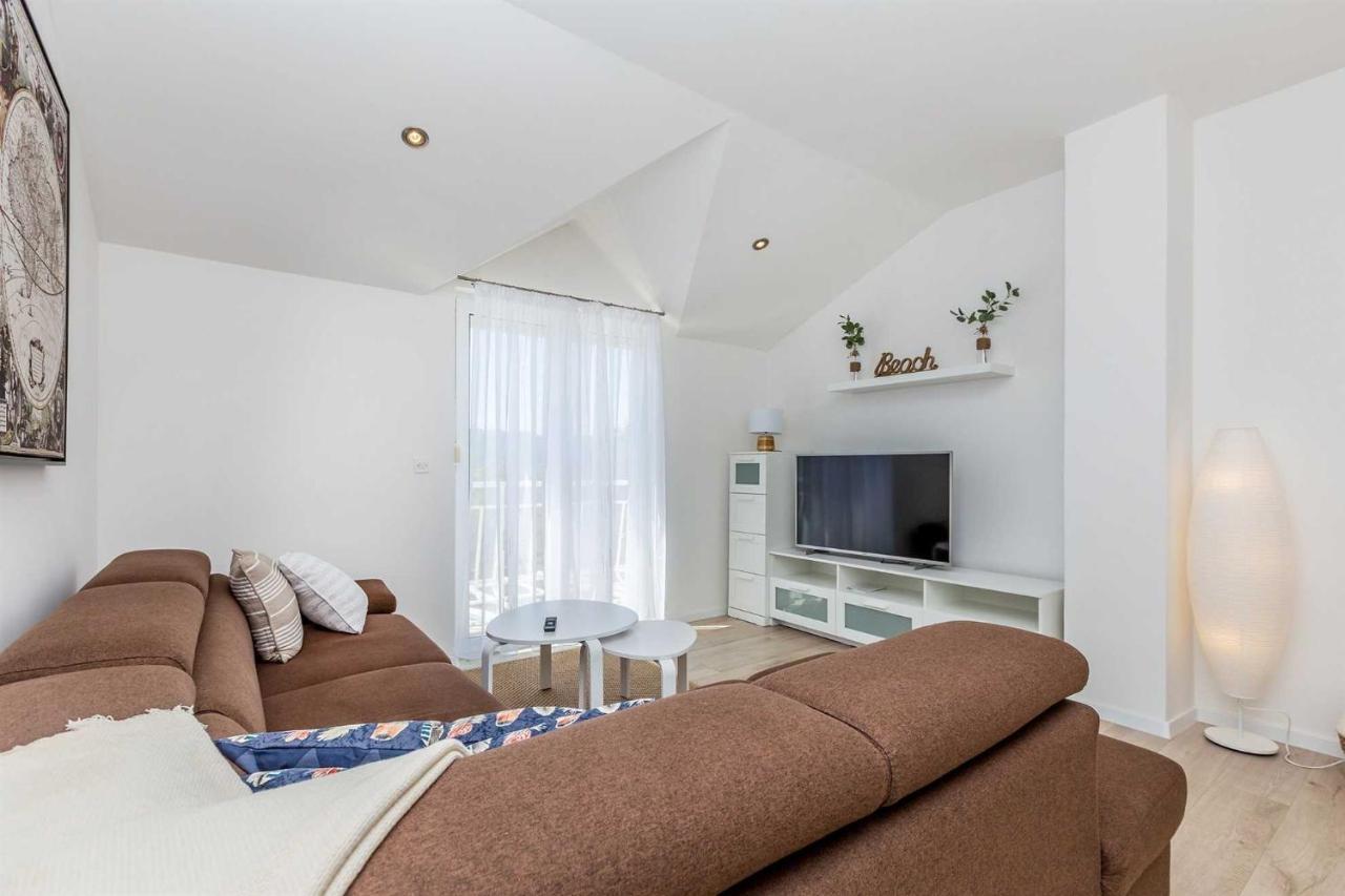 Holiday Home Olive Garden Brzac Extérieur photo