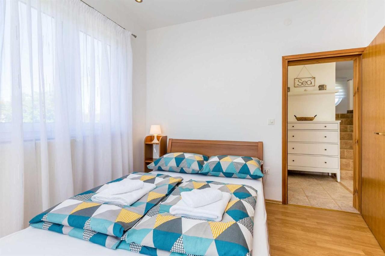 Holiday Home Olive Garden Brzac Extérieur photo