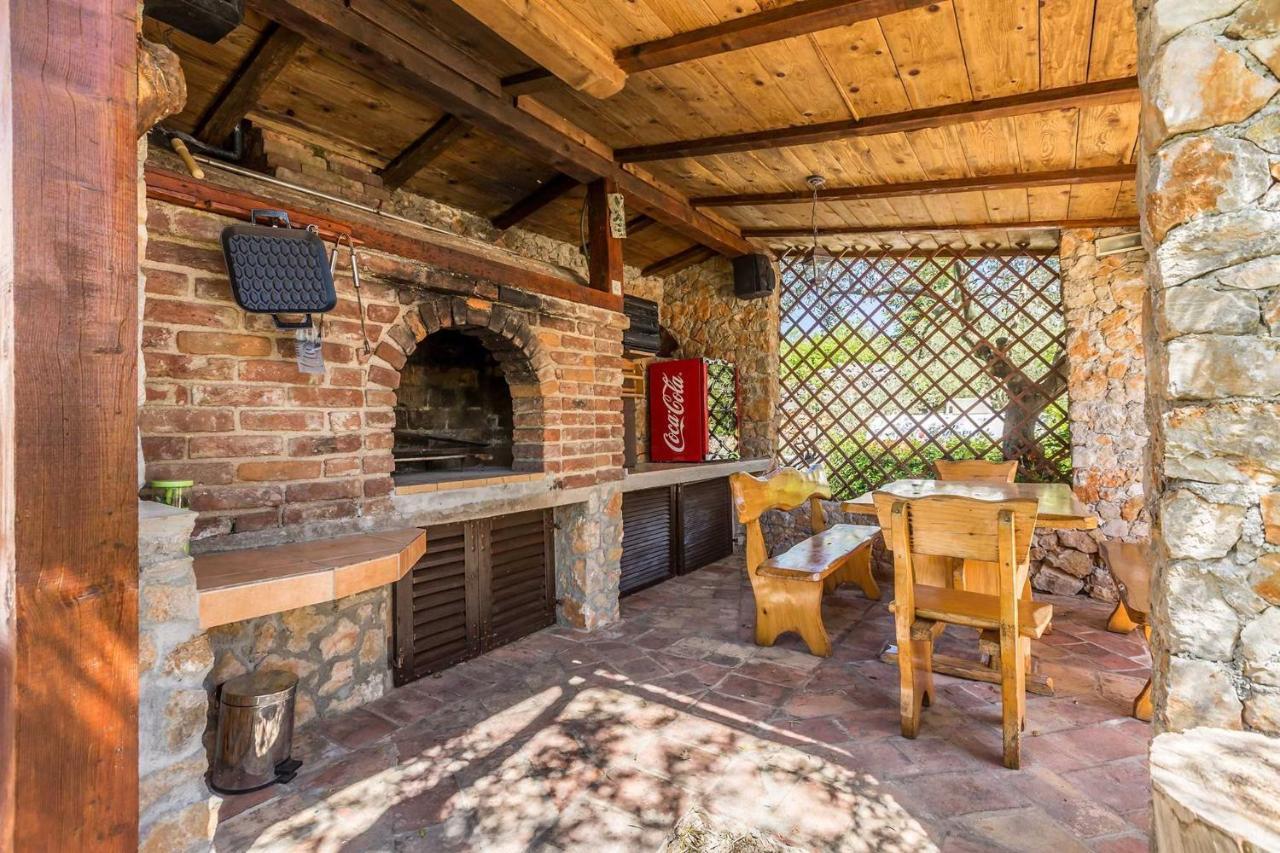Holiday Home Olive Garden Brzac Extérieur photo