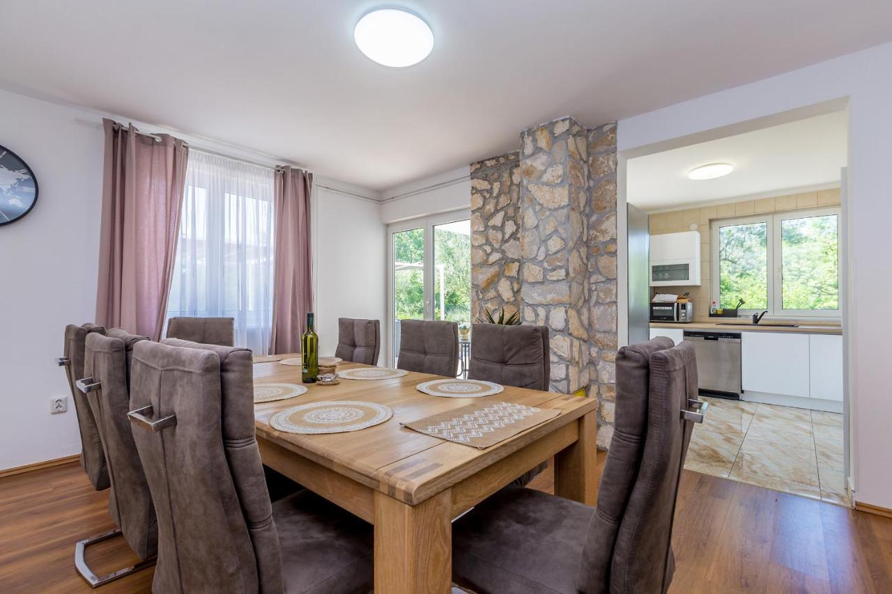 Holiday Home Olive Garden Brzac Extérieur photo