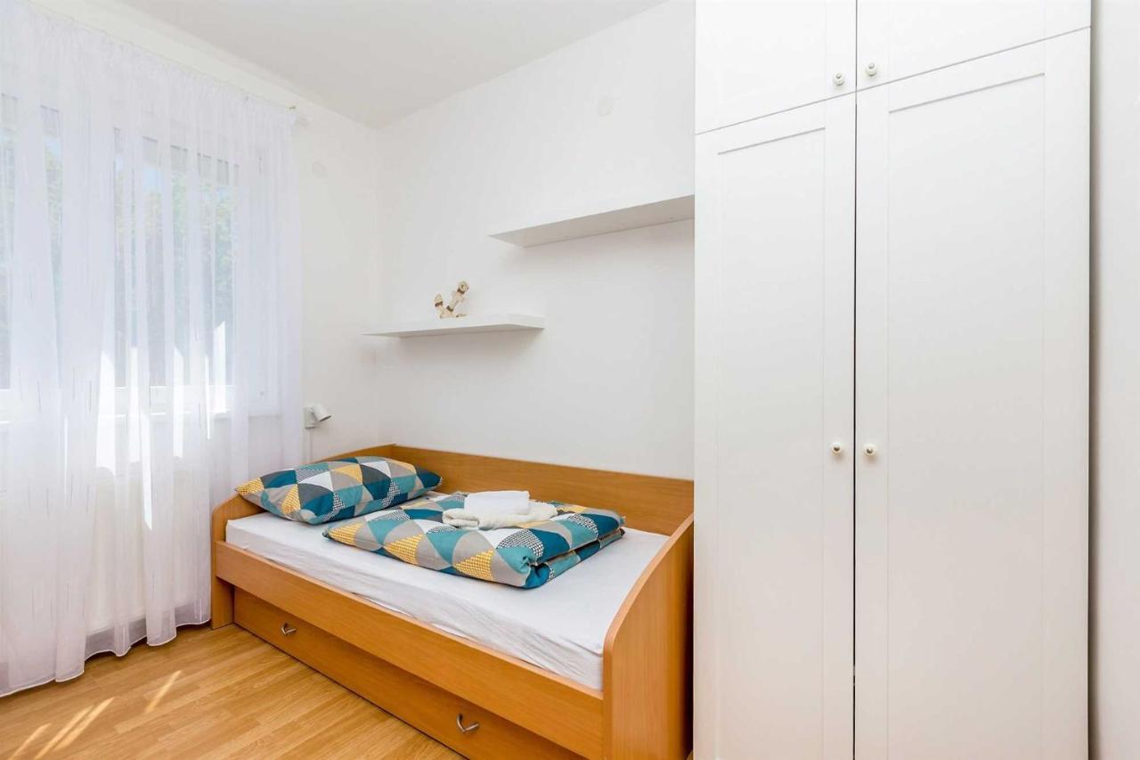 Holiday Home Olive Garden Brzac Extérieur photo